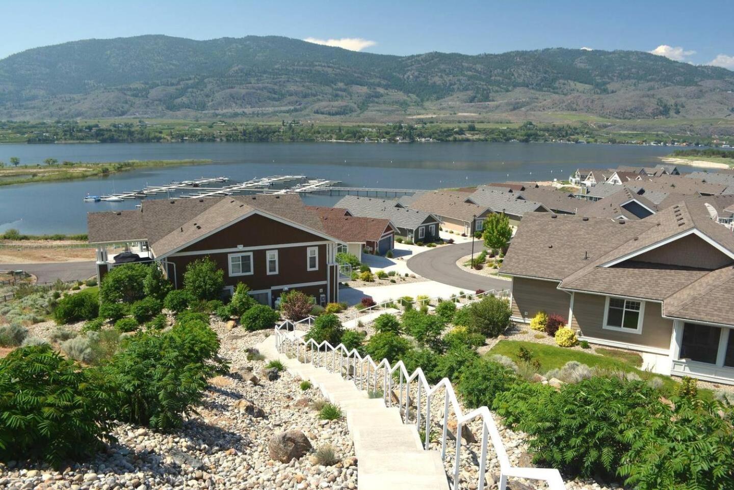 4 Bedroom House Walking Distance To Pools Osoyoos Exteriör bild